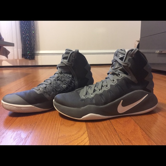 Women’s Nike Hyper-dunk Basketball Shoes - Picture 4 of 6